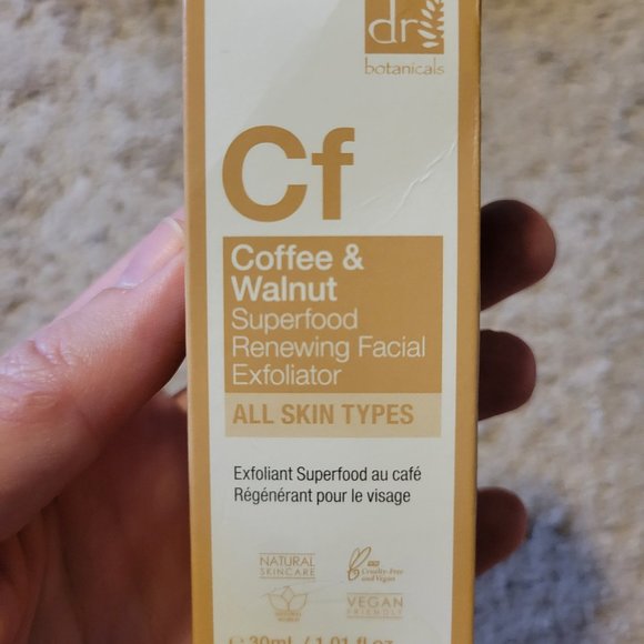 Facial exfoliator - Picture 1 of 5